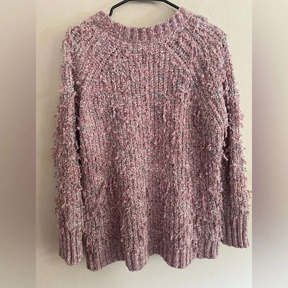 Distressed Dip Pink Sweater - Picture 4 of 8